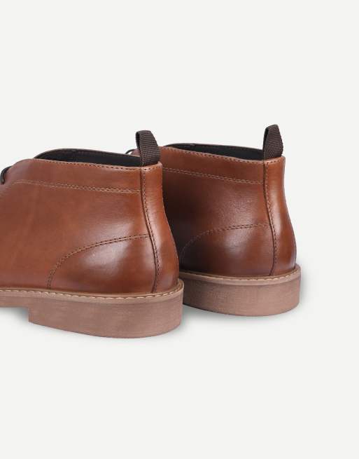 Thomas Crick Arizona leather chukka boots in tan, 4 of 7