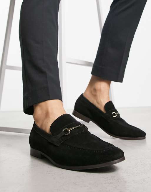 Thomas Crick - Suède loafers met metalen staafje in zwart