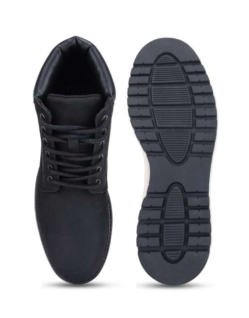 Thomas Crick Wells leather chukka lace-up boots in black, 3 of 4