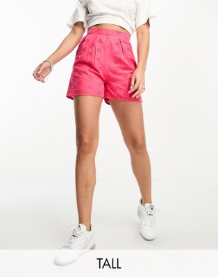 Threabdare Tall - Shorts in Rosa mit Lochstickerei, Kombiteil