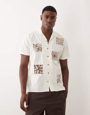 Threadbare 100% Cotton Short Sleeve Shirt With Coral Embroidery Detail In White