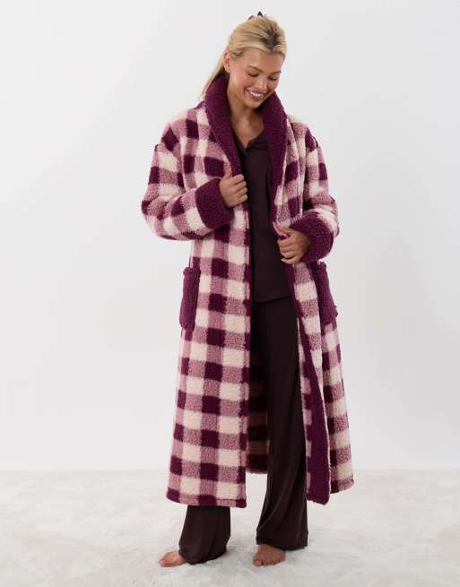 Threadbare Borg dressing gown in plum check in plum, 4 of 5