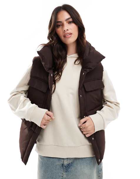 Threadbare - Brun og polstret vest - view 1