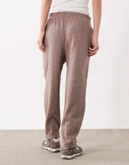 Threadbare – Bruna, stickade mjukisbyxor med barrelben, 2 av 5
