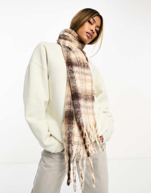 Threadbare – Brunrutig stickad halsduk