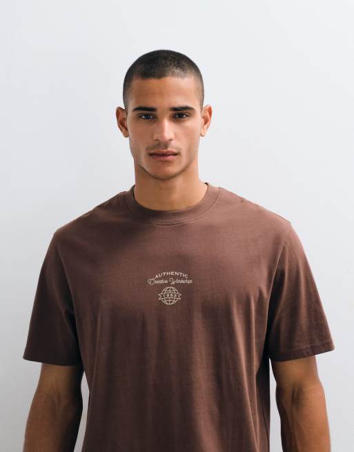 Threadbare - camiseta de corte holgado con estampado en la espalda en marrón oscuro, 2 de 5