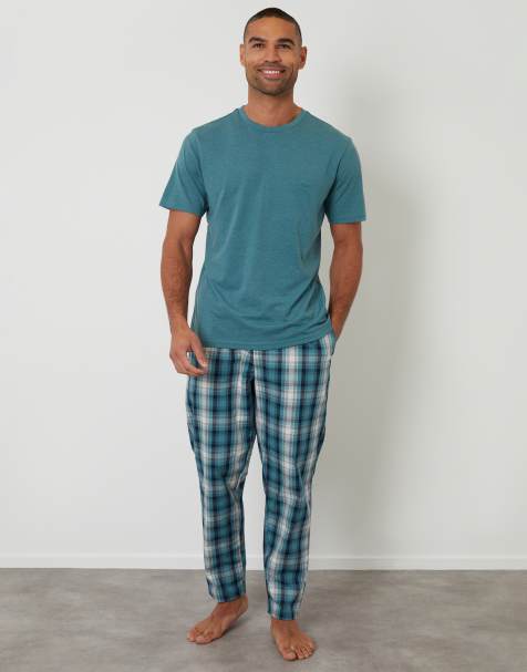 Threadbare Check pyjama set in green - view 1