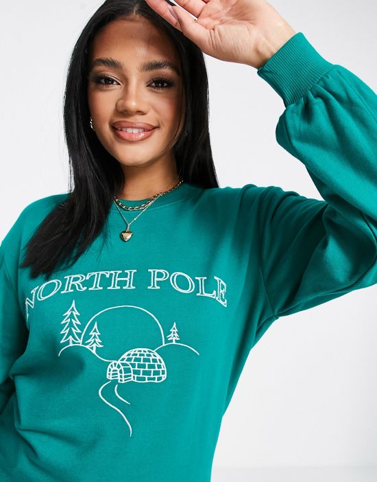 https://images.asos-media.com/products/threadbare-christmas-sweater-with-embroidery-in-green/24212226-3?$n_550w$&wid=550&fit=constrain