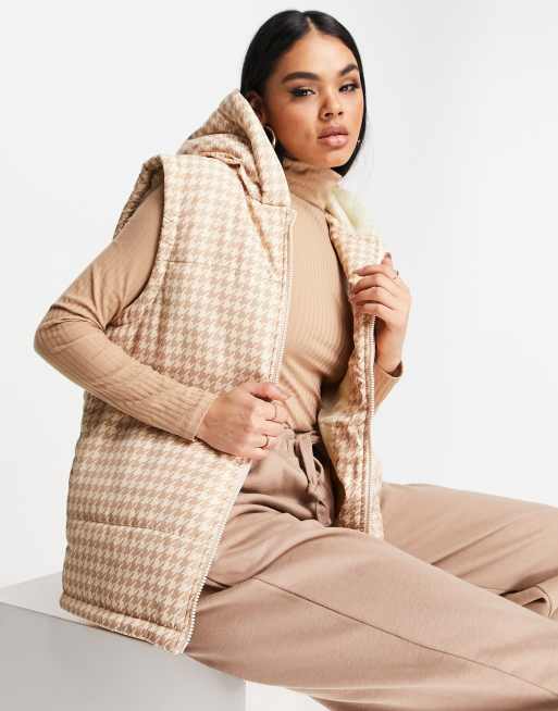 Threadbare – Chrisy – Wattierte Weste in Creme mit Hahnentrittmuster