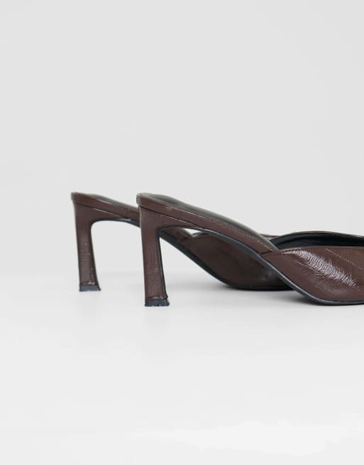 Threadbare Closed toe kitten heel in chocolate brown, 3 of 5