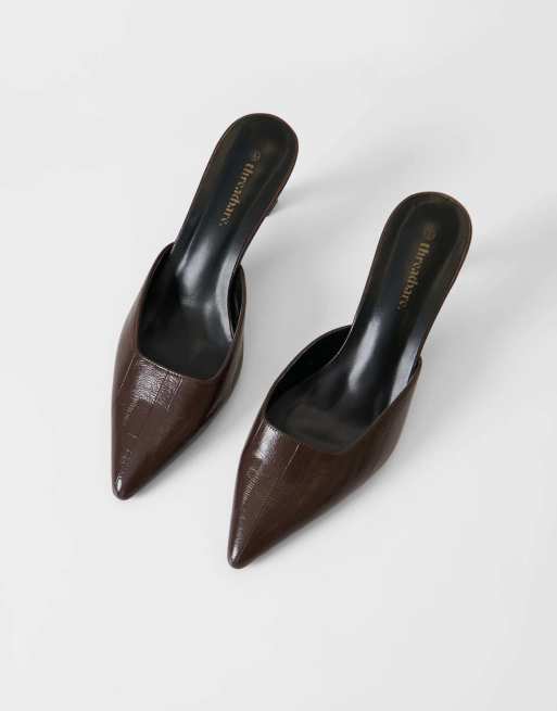 Threadbare Closed toe kitten heel in chocolate brown, 4 of 5