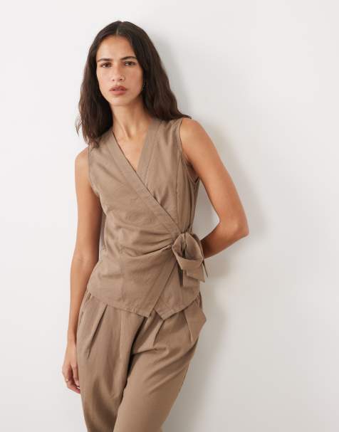 Threadbare co-ord slå om-vest med front i taupe - view 1