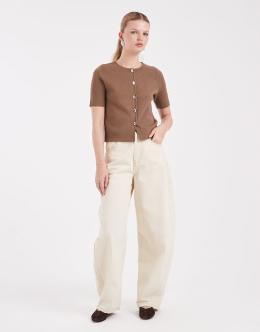 Threadbare - Compact gebreid vest met korte mouwen en contrasterende knopen in mokka, 3 van 4