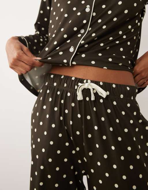 Threadbare - conjunto de pijama abotonado ultrasuave en marrón chocolate con lunares, 3 de 4