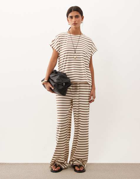 Threadbare - Coordinato marrone ed écru a righe con t-shirt e pantaloni - view 1