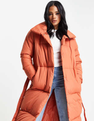 Threadbare – Coral – Langer Oversize-Steppmantel in Ingwer-Orange mit Gürtel