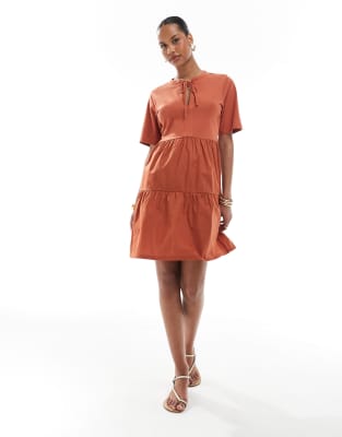 Threadbare Threadbare cotton rich tiered short sleeve mini dress with keyhole detail in burnt orange