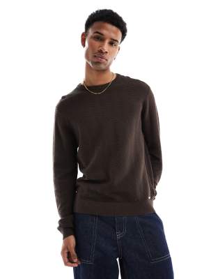 crew neck knitted sweater in chcolate brown