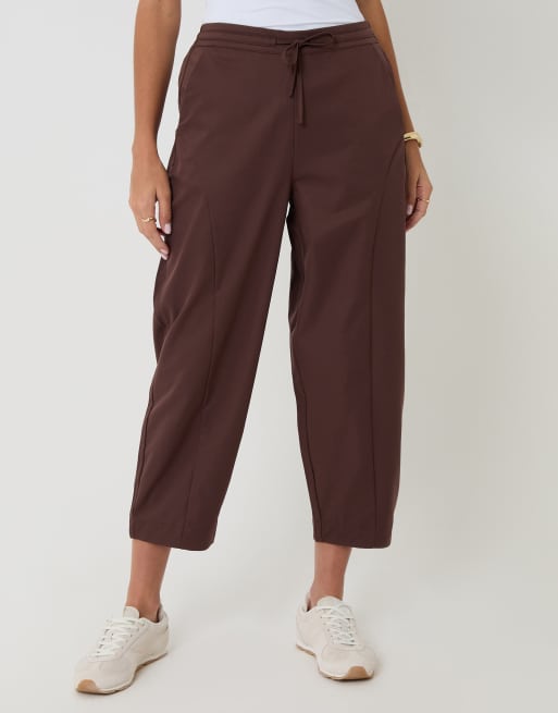 Threadbare Curved seam barrel leg trousers in chocolate, 2 of 4