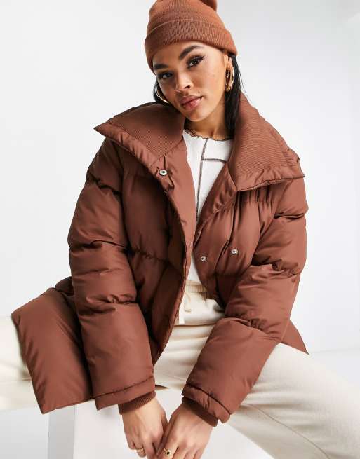 Threadbare – Dorota – Zweireihige Steppjacke in Mittelbraun mit Schalkragen