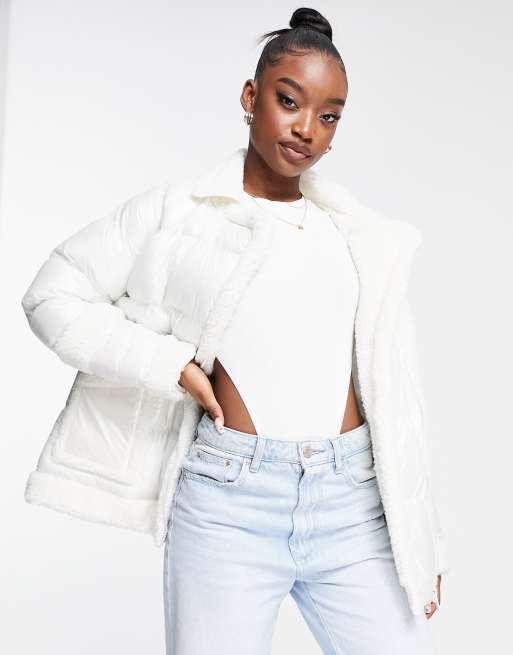 Threadbare – Emily – Gräddvit högglansig jacka i teddymix
