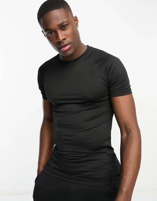 Threadbare Fitness – Czarny T-shirt treningowy o kroju podkreślającym sylwetkę