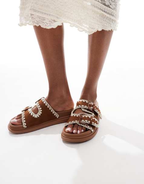 Threadbare – Flache Sandalen in Hellbraun mit zwei Riemen - view 1