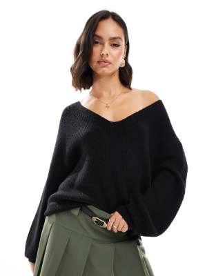 Threadbare - Flauschiger, locker geschnittener Pullover in Schwarz mit V-Ausschnitt