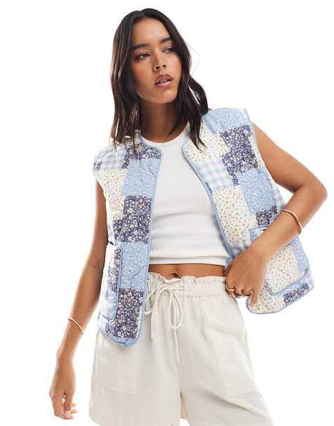 Threadbare Floral patchwork reversible quilted gilet in blue - view 1