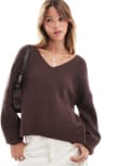 [Threadbare] Threadbare fluffy v neck slouchy jumper in brown 10 BROWN