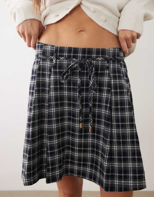 Threadbare geplooide minirok met print in navy ruit, 5 van 5