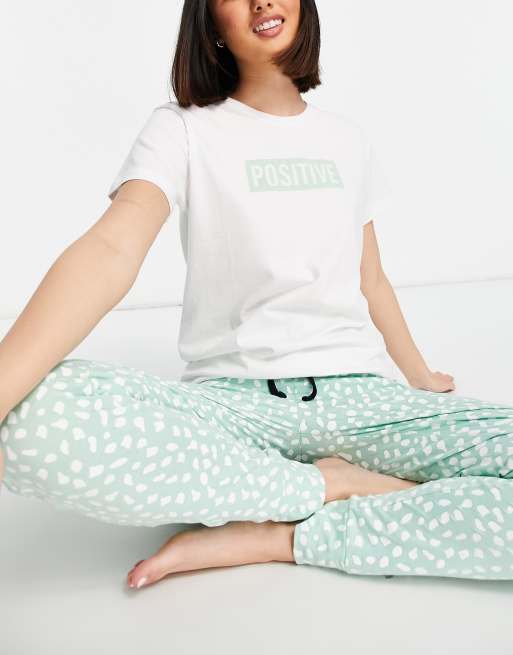 Threadbare – Gepunkteter Pyjama in Minzgrün und Weiß