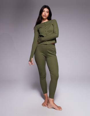 Threadbare - Geripptes Loungewear-Set in Khaki mit langärmligem Oberteil mit Knopfleiste-Grün