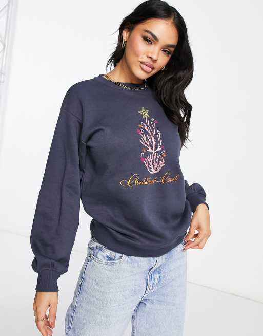 Threadbare – Granatowy sweter świąteczny z haftowanym napisem