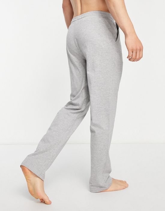 https://images.asos-media.com/products/threadbare-hilson-2-pack-slim-fit-lounge-sweatpants-in-black-and-gray/201606820-2?$n_550w$&wid=550&fit=constrain