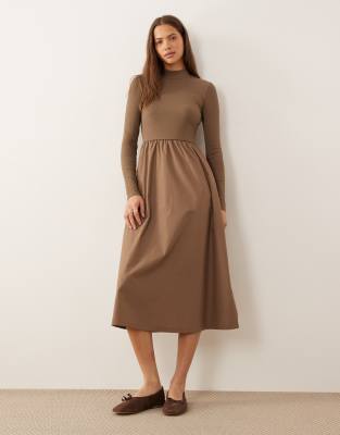 Threadbare - Hochgeschlossenes Midikleid aus Jersey-Popeline-Mix in Mokka-Brown