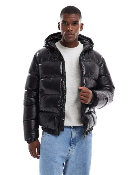 Threadbare – Hochglänzende Pufferjacke in Schwarz mit Kapuze - view 1