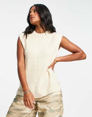 sleeveless crew neck jumper