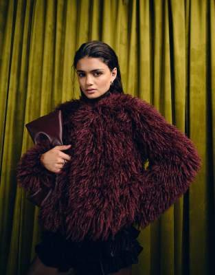Threadbare - Jacke aus Lammfellimitat in Feige-Rot