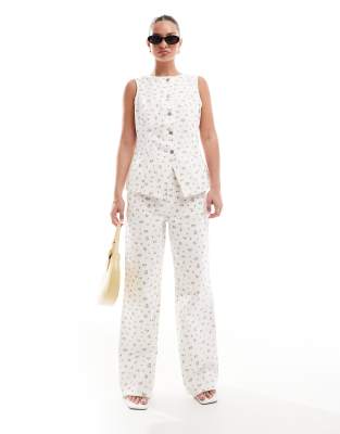 Threadbare - Jeans in Weiß mit Gänseblümchenprint in Rosa und weitem Bein, Kombiteil