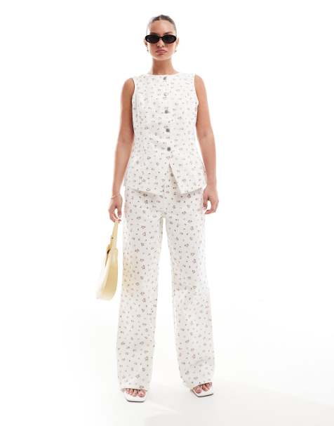 Threadbare – Jeans in Weiß mit Gänseblümchenprint in Rosa und weitem Bein, Kombiteil - view 1