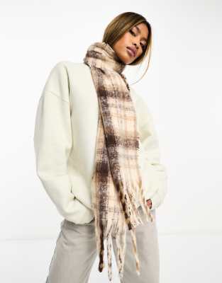 Threadbare knitted scarf in brown check