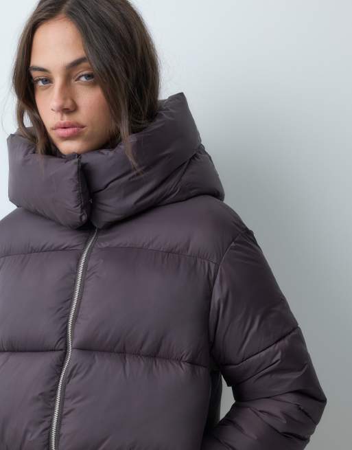Threadbare kort dynejakke med oversized hætte i brun, 4 af 5