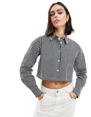 Thumbnail - Threadbare - Kurze, gestreifte Hemdbluse in Schwarz und Weiß