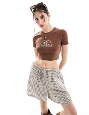 Threadbare - Kurzes enges T-Shirt in Schokobraun mit „Cowgirl"-Schriftzug-Brown