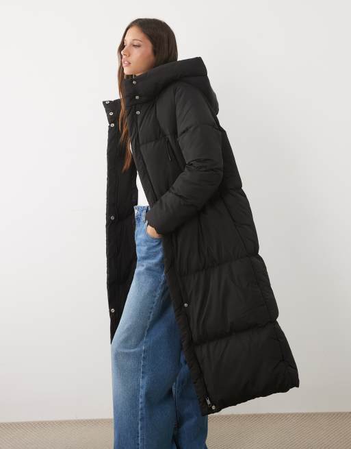 Threadbare lång vadderad kappa med huva och fickor framtill i svart, 2 av 4