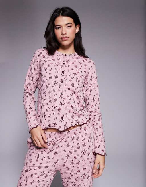 Threadbare – Langärmliger Pyjama in Feige mit Knopfleiste und Ski-Printmuster, 3 von 4