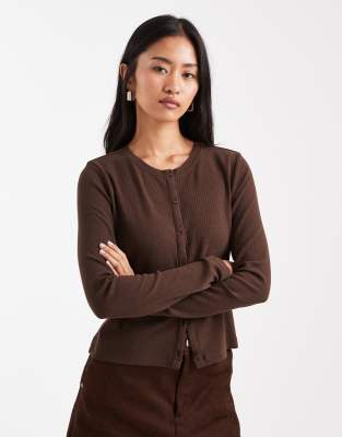 Threadbare - Langärmliges Oberteil aus Jersey in Schokobraun mit Knopfleiste-Brown