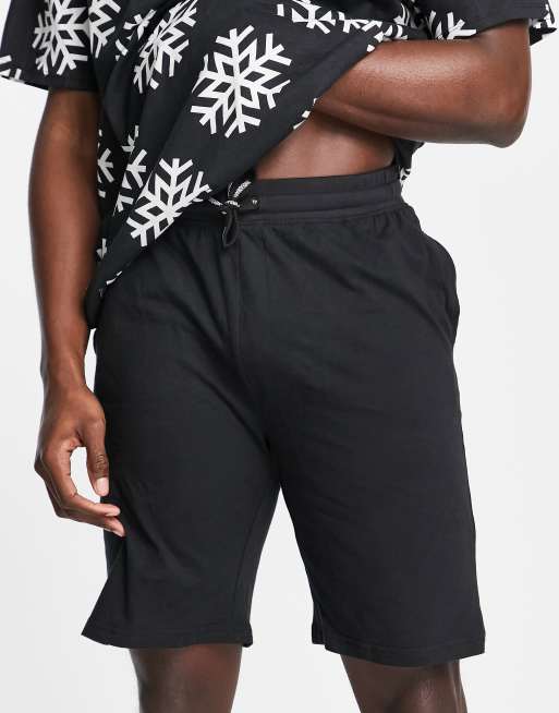 Threadbare – Lounge-Set mit Shorts in Schwarz mit weihnachtlichem Schneeflocken-Design