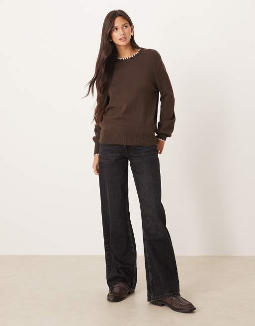 Threadbare - Maglione girocollo color marrone cioccolato con impunture a contrasto, 2 di 4